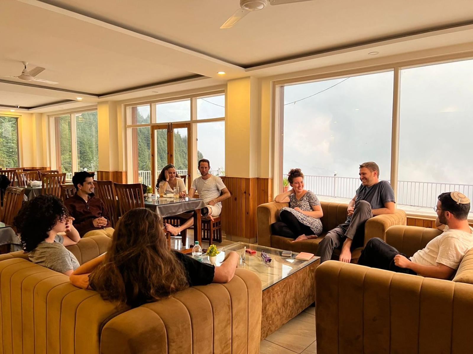 High Sky - Luxury In Dharamkot Homestay