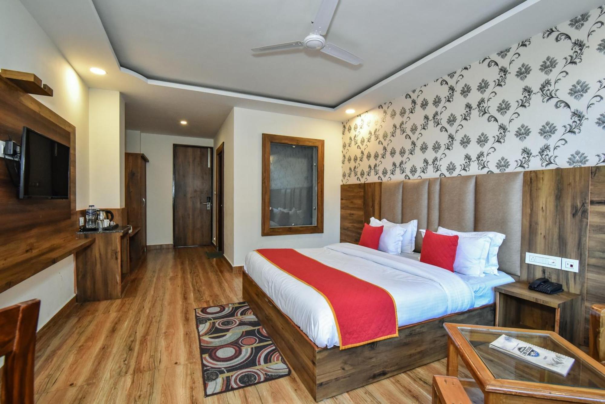 High Sky - Luxury In Dharamkot Homestay Dharamshala