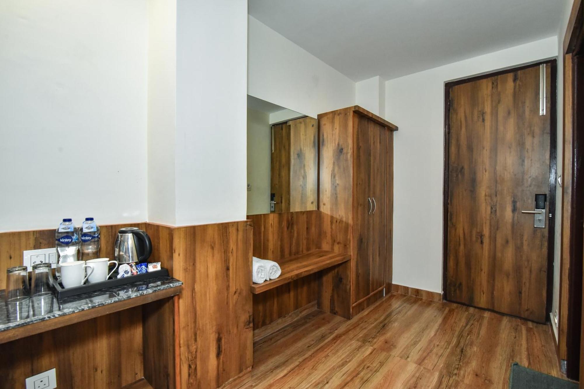 High Sky - Luxury In Dharamkot Homestay